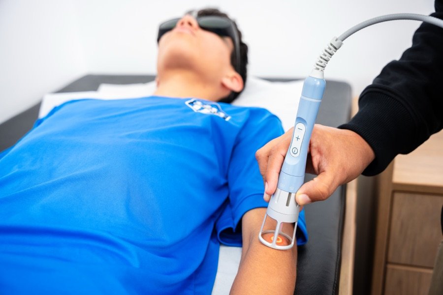 Terapia con ondas de choque y láser de alta intensidad